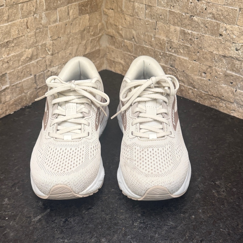 Brooks Women's Athletic Shoes - Coconut/Chateau/Portabella 8.5 - Picture 2 of 8